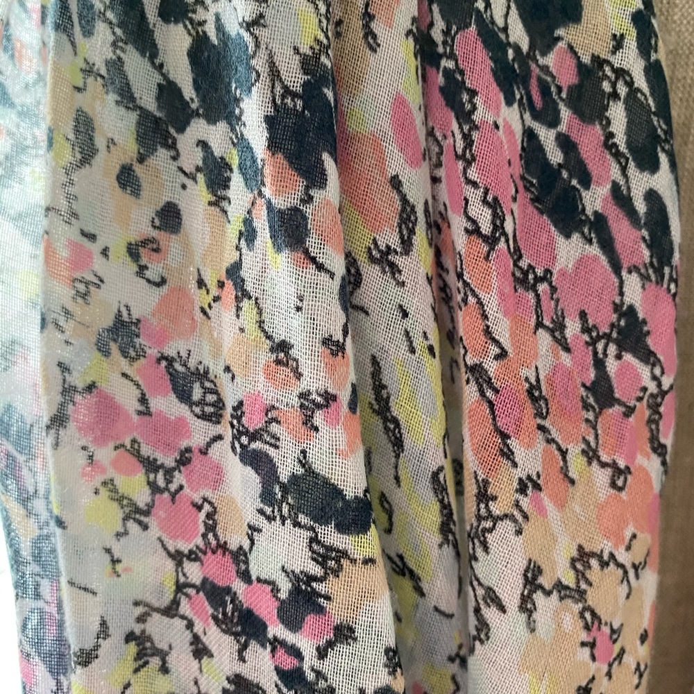 🌸 Extra Large Infinity Scarf 🌸 - Picture 3 of 5